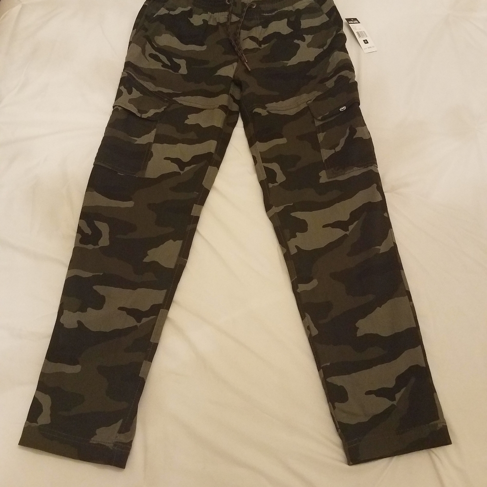 Ecko unltd Men's camouflage cargo pants size small